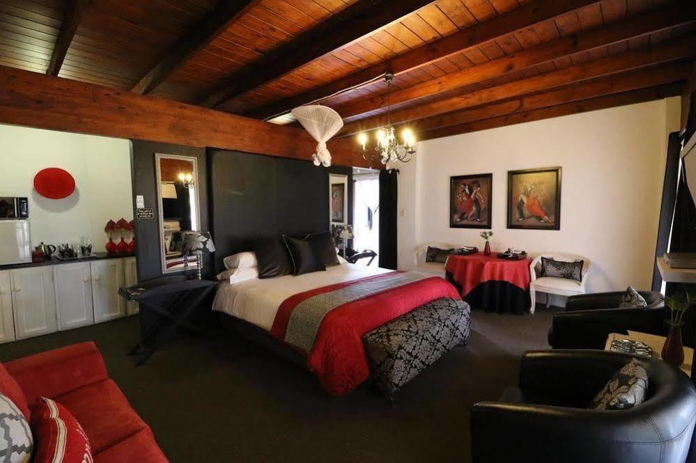 Ama Zulu Guesthouse & Safaris Hluhluwe Exterior photo