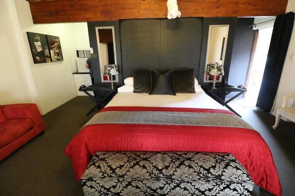 Ama Zulu Guesthouse & Safaris Hluhluwe Exterior photo